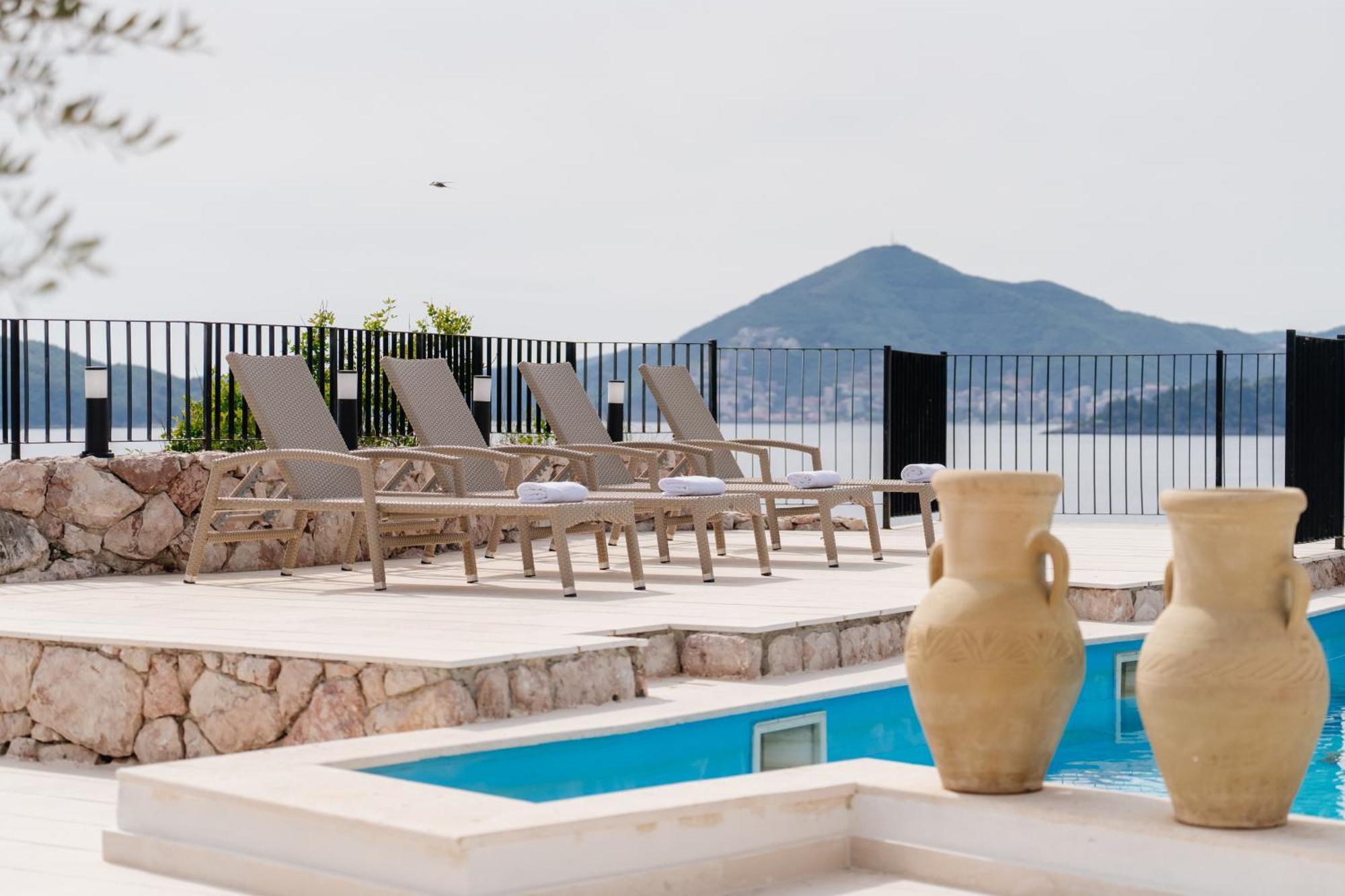 Blanche Cliff Apartments Sveti Stefan Esterno foto